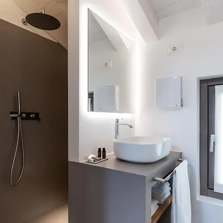 Portone180 Konukevi Roveredo in Piano